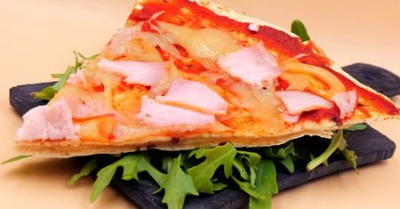 Domowa pizza nie musi być nudna. Te wersje są lepsze niż z dostawy