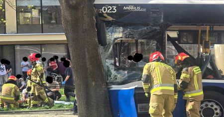 Wypadek miejskiego autobusu w Krakowie. Wiadomo, kim jest sprawca