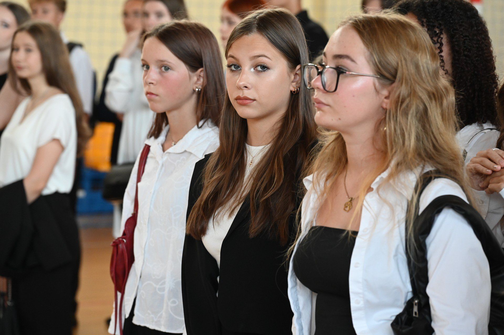 .Po wakacyjnej przerwie uczniowie powrócili do szkoły, aby zmierzyć się z nowymi wyzwaniami, a także ponownie spotkać się ze swoimi kolegami i wychowawcami. 