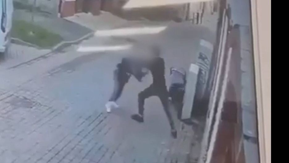 Mężczyzna brutalnie pobił 17-letnią partnerkę
