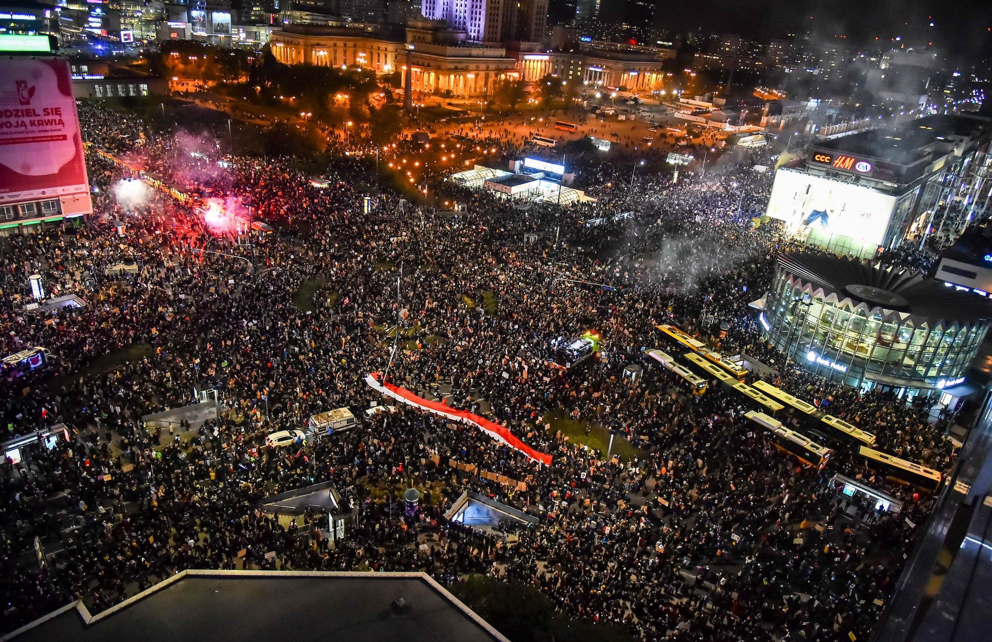 Michał Woś grozi organizatorkom protestów więzieniem