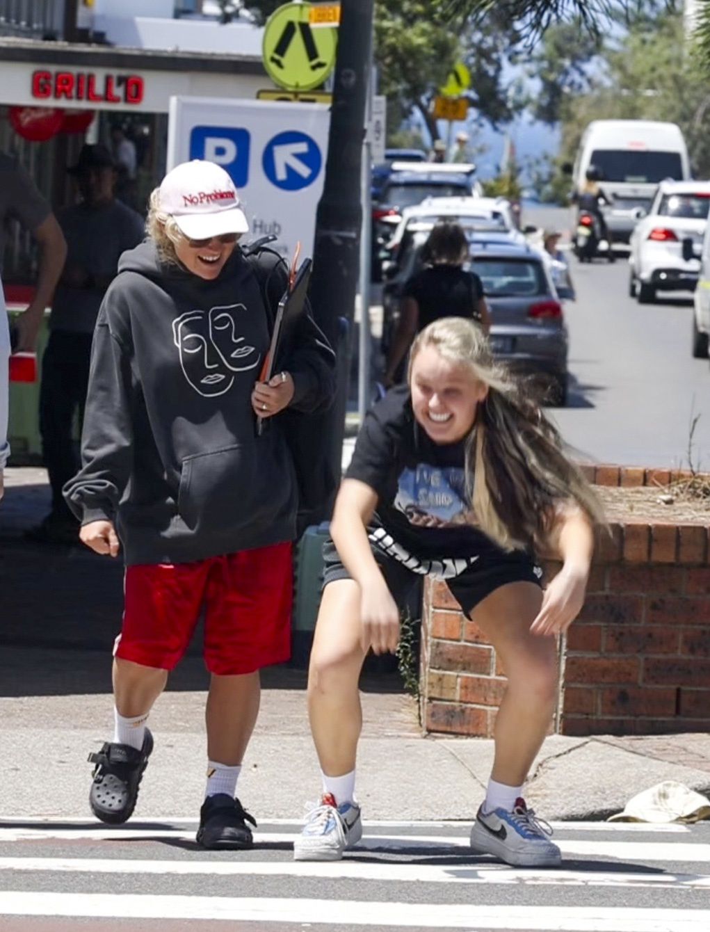 Jojo Siwa spaceruje z ukochaną