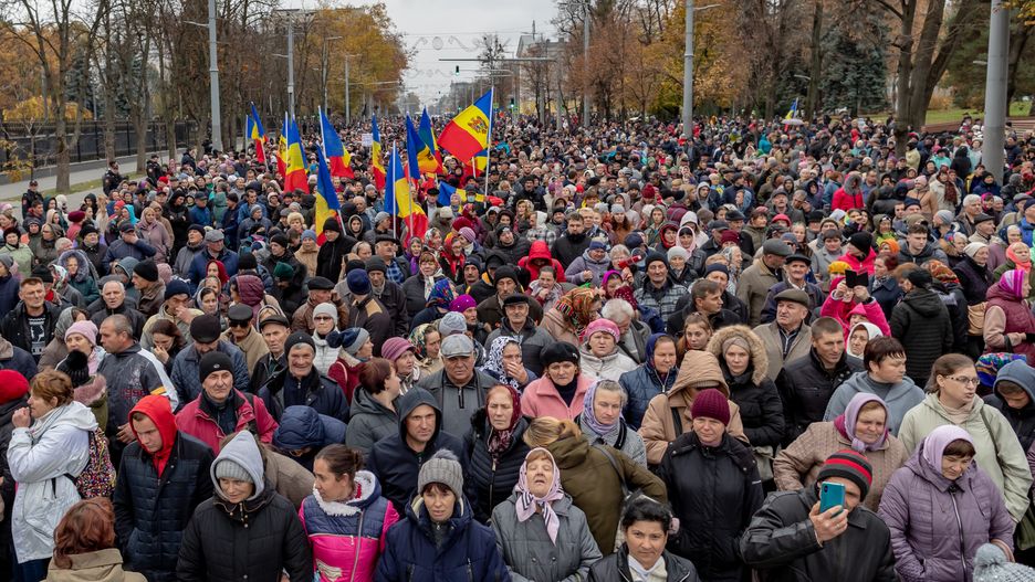 Kilka tysięcy demonstrantów 13 listopada preszło ulicami Kiszyniowa w proteście przeciw prozachodniej władzy i sytuacji gospodarczej