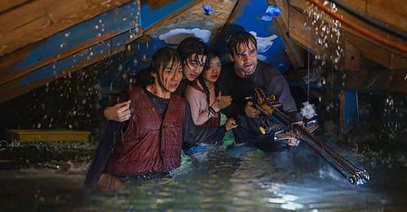 "Ostatni dom" podbija Netfliksa. Widzowie nie słuchają krytyków