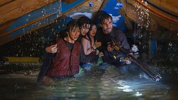 "Ostatni dom" podbija Netfliksa. Widzowie nie słuchają krytyków