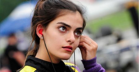 Toni Breidinger to pierwsza kobieta arabskiego pochodzenia w NASCAR. Jeździ z przesłaniem