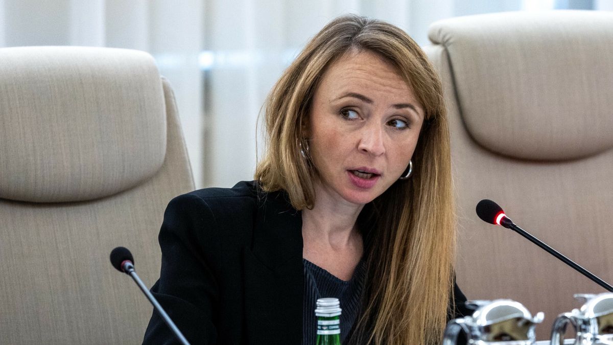 Reporter archiwum 2024 09
28.09.2024 Warszawa Posiedzenie rzadu Donalda Tuska fot. Andrzej Iwanczuk/REPORTER
N/z: Agnieszka Dziemianowicz-Bak
Andrzej Iwanczuk/REPORTER