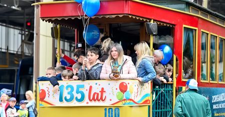 Toruńska zajezdnia tramwajowa przyciągnęła całe rodziny [fotorelacja]