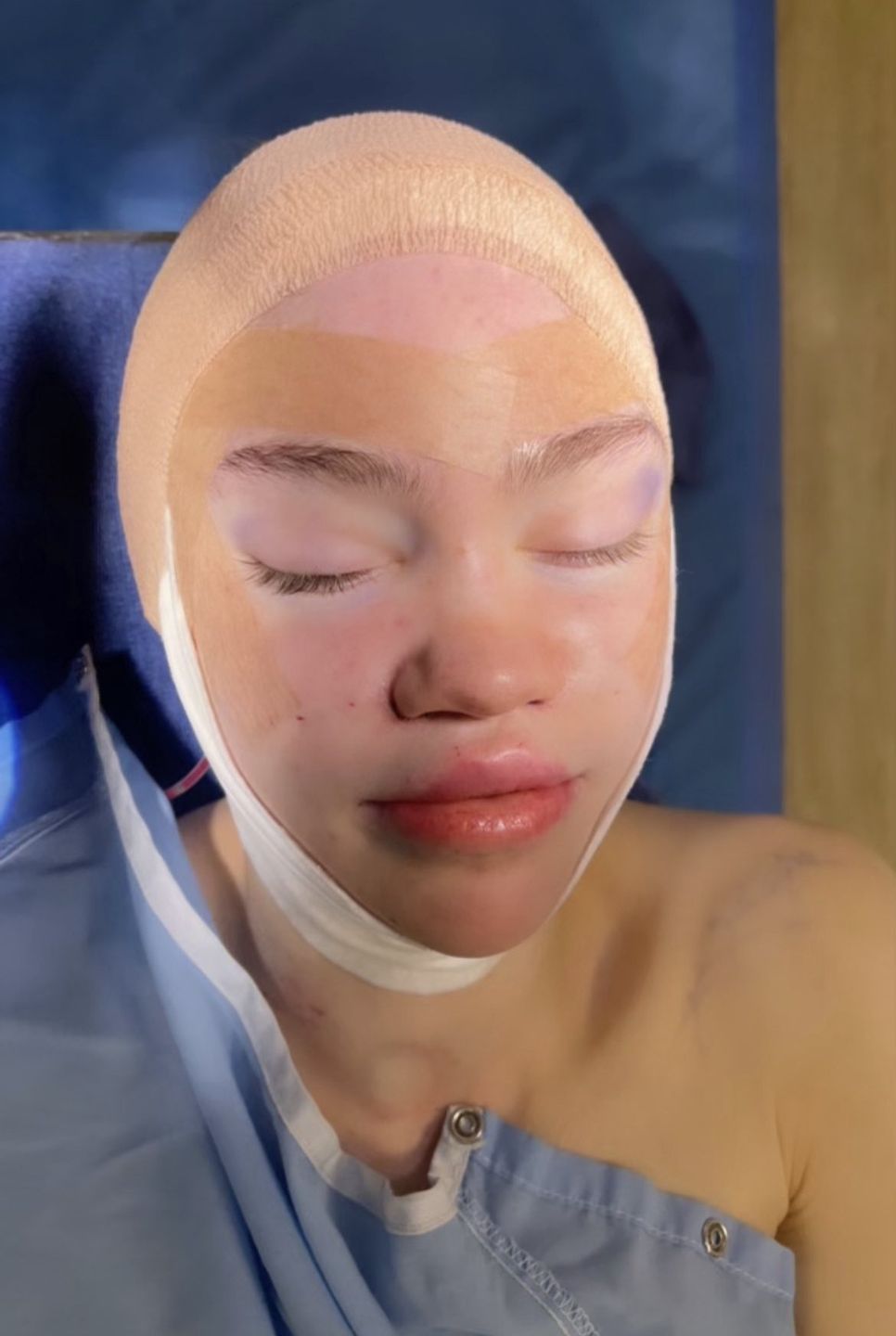 Grimes wymodelowała sobie uszy?