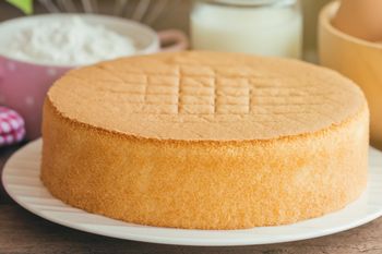 Ten jeden trik sprawi, że twój biszkopt zawsze wyrośnie idealnie