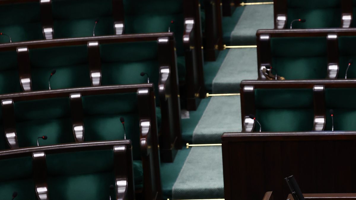 Kary finansowe dla nieobecnych posłów