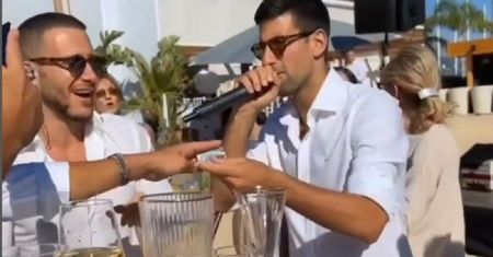 Novak Djoković zrobił to z banknotem. Show na weselu brata