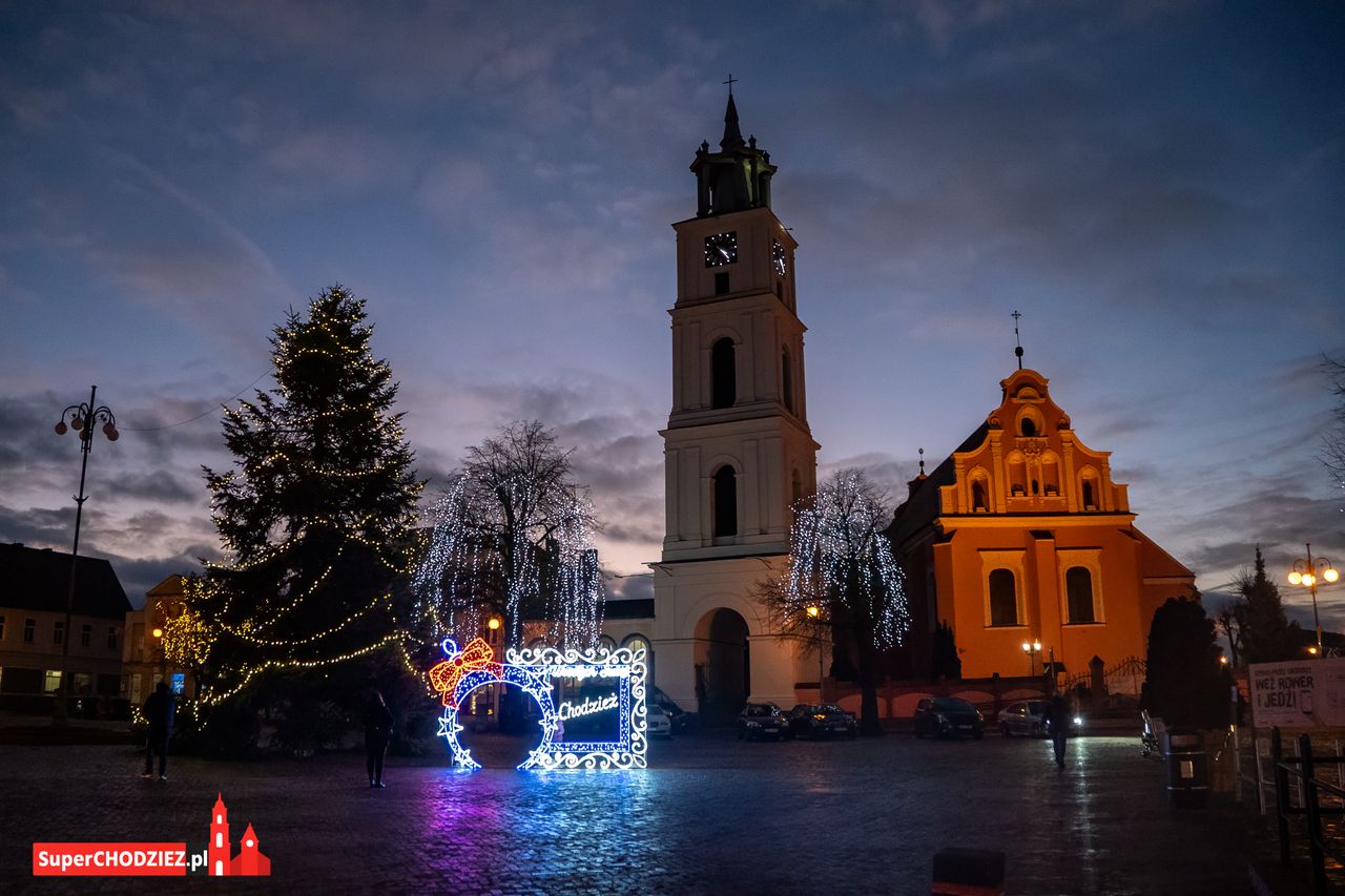 Chodzież: Świąteczne oświetlenie. Gdzie można je zobaczyć i ile kosztują miejskie iluminacje