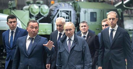 "Putin powoli zaciska pętle". Szuka słabych punktów NATO