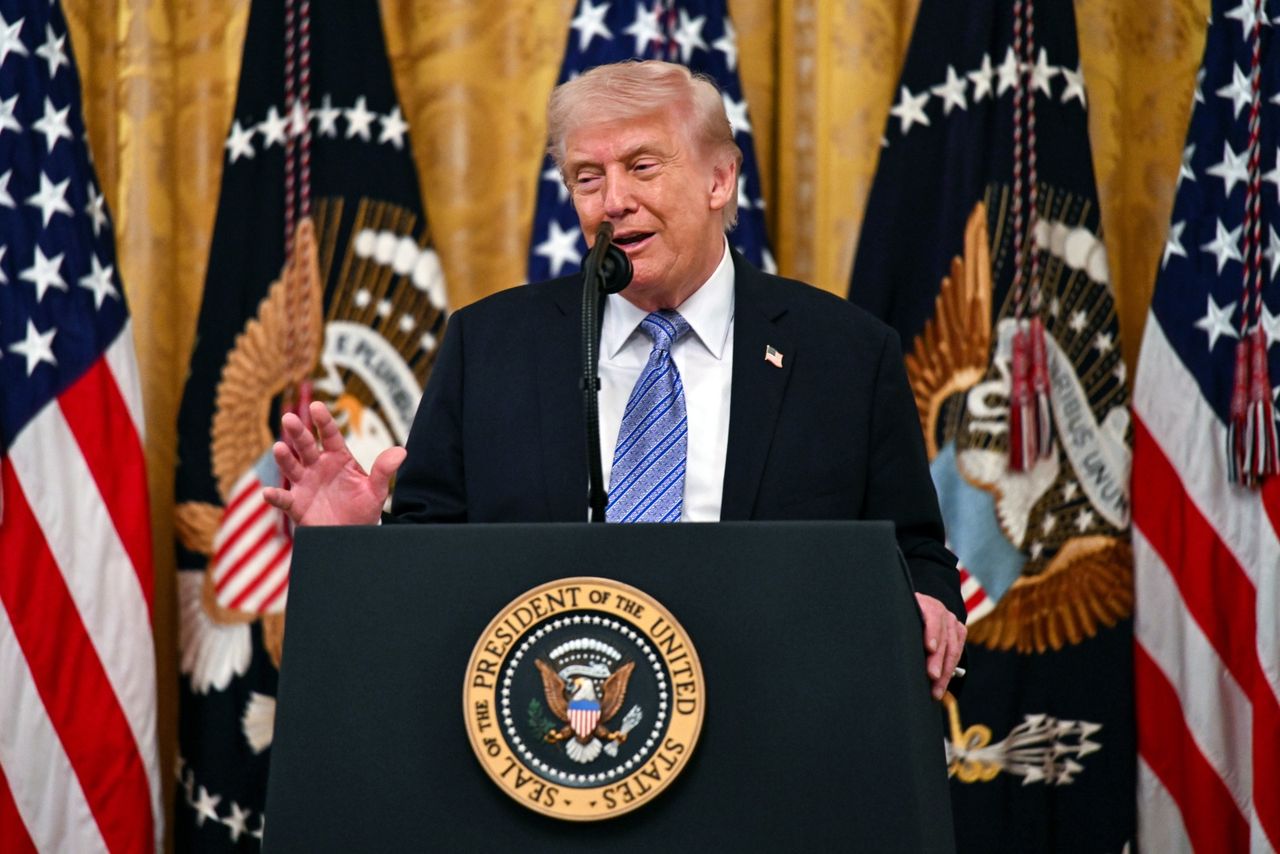 "Śmiałe założenie". Trump pisze o wojnie. Dwa scenariusze