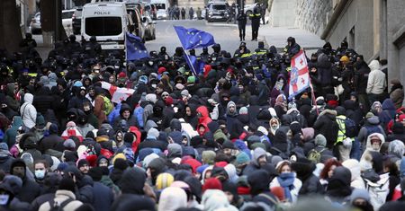 Ludzie wychodzą na ulice. Gorąco po wyborze prezydenta Gruzji