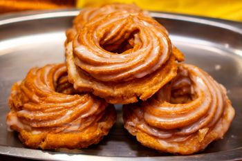 Te wyjątkowe pączki zrobisz szybciej niż tradycyjne. Delikatne, lekkie i wilgotne w środku