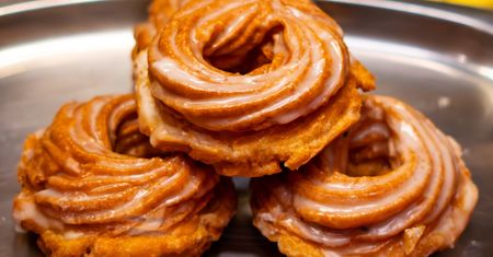 Te wyjątkowe pączki zrobisz szybciej niż tradycyjne. Delikatne, lekkie i wilgotne w środku