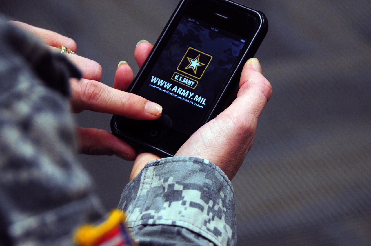 iOS i Android idą do wojska?
