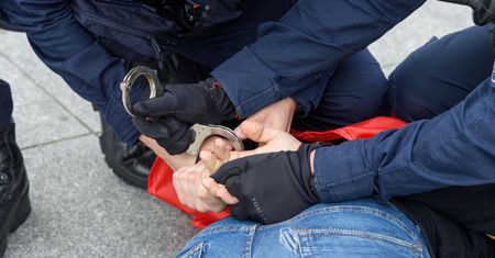 Polak zatrzymany na lotnisku pod Kijowem. Był ścigany przez Interpol