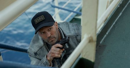 "Krew, piana i gotowość". Statham walczy na środku oceanu. Tak kręcili sceny na statku