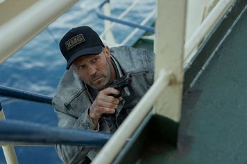 "Krew, piana i gotowość". Statham walczy na środku oceanu. Tak kręcili sceny na statku