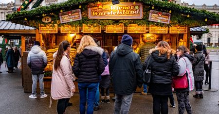 Polacy rzucili się na grudniowe wyjazdy. Za noc płacą 730 zł