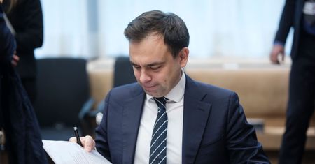 Ból głowy ministra finansów. Tak robi miejsce na wydatki