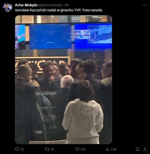 Tak wyglądała nocna "obrona" TVP przez PiS