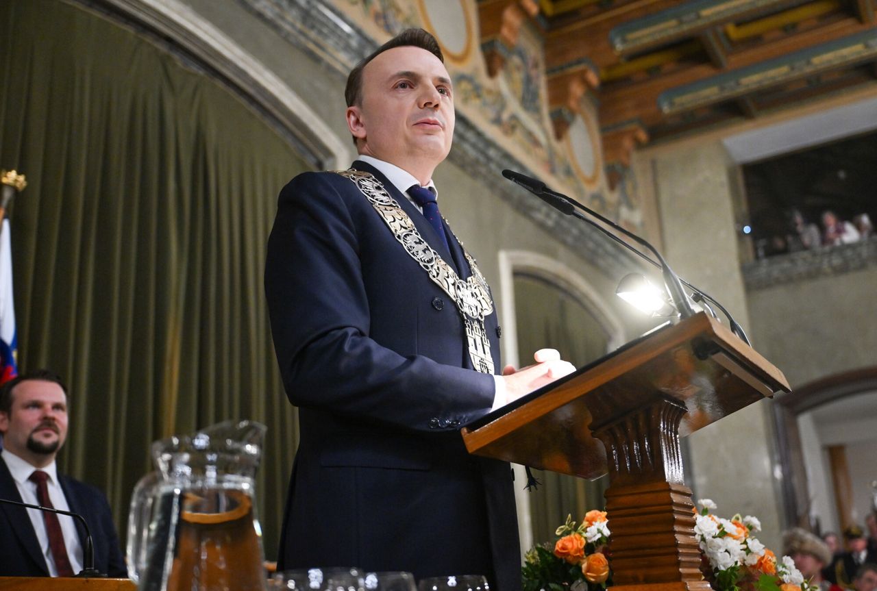 Rewolucja w krakowskim magistracie. Gibała okroił urząd