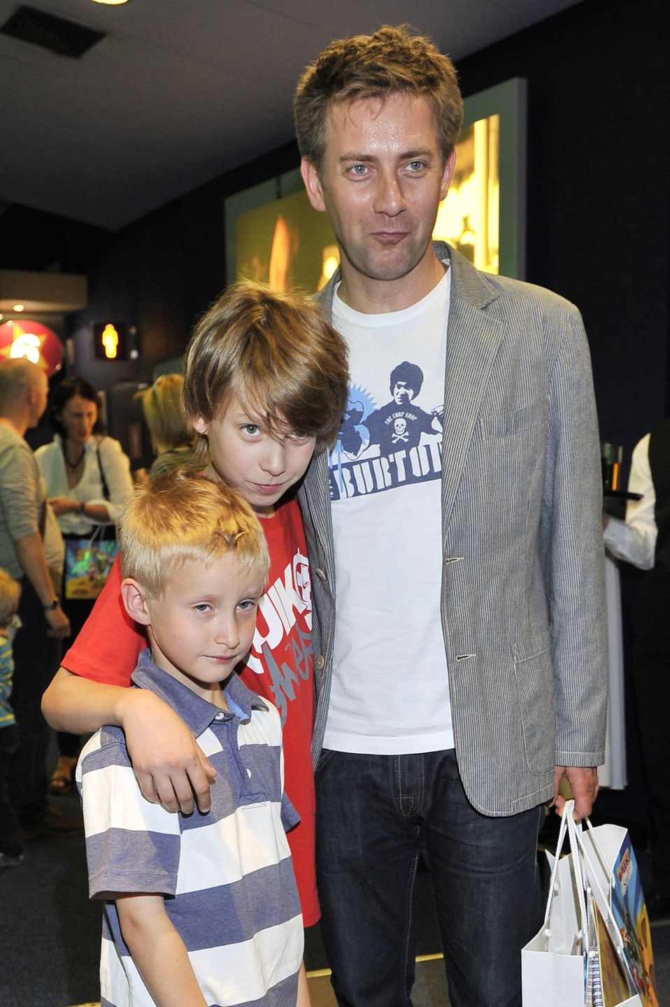 Rafał Królikowski z synami