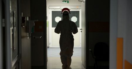 Koronawirus. Ministerstwo Zdrowia podało najnowsze informacje. Nowe przypadki COVID-19. Są kolejne ofiary śmiertelne
