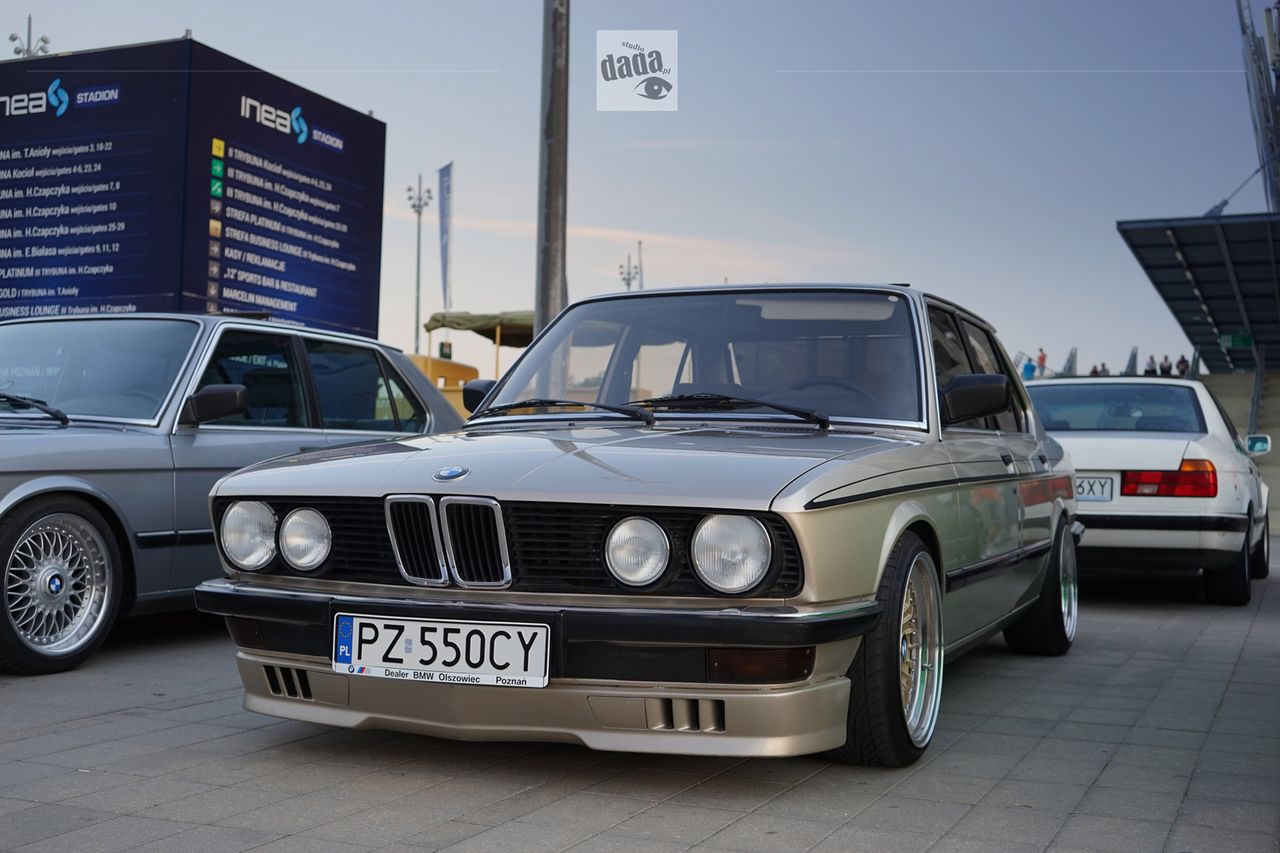 E28