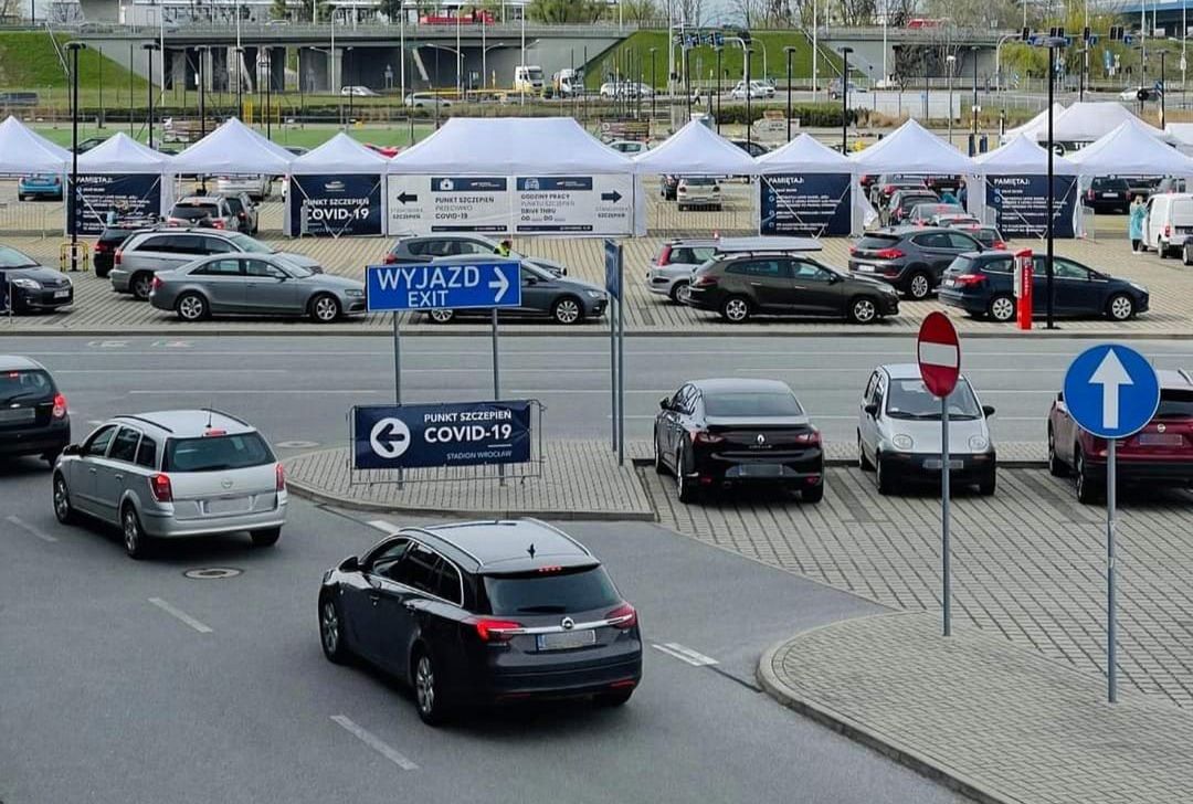 punkt szczepień drive-thru