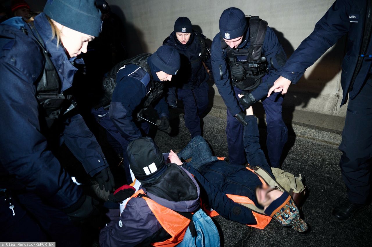 Aktywiści nie przepuścili karetki. Interweniowała policja
