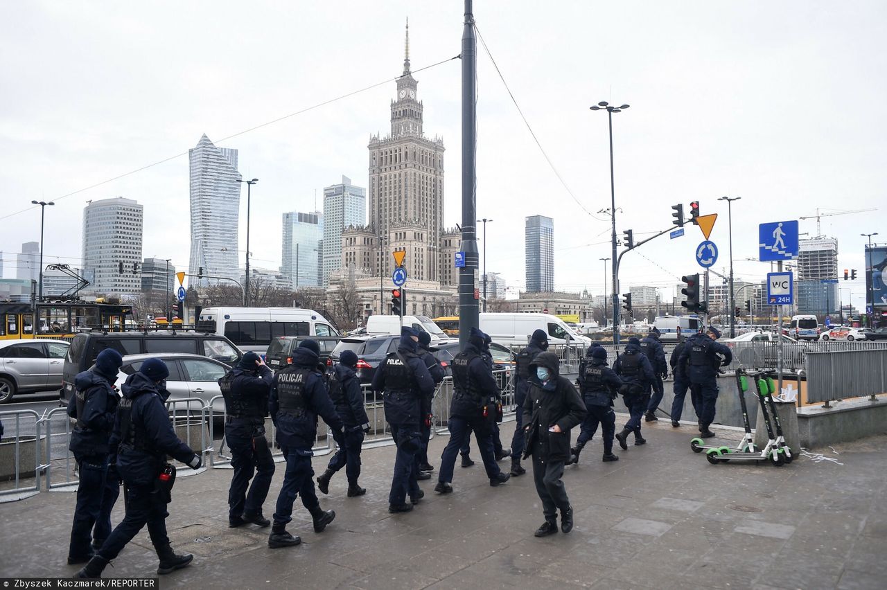 Strajk Kobiet 8 marca. Mobilizacja policji w Warszawie