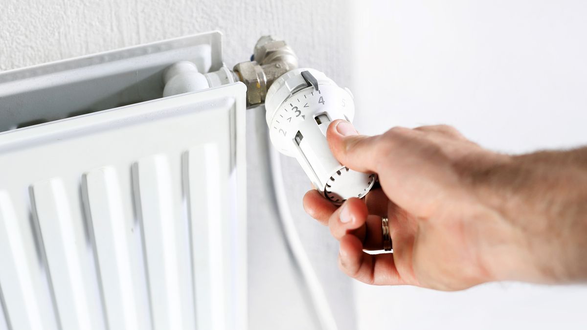 ola20
hydraulik, monter, ogrzewanie, grzejnik, kaloryfer, podzielnik, hydraulika, fachowiec, zawór, monter ogrzewania, pracownik, remont, specjalista, klucz hydrauliczny, klucz francuski, usterka, remontuje, centralne ogrzewanie, instalacja, naprawa, serwis, serwisant, konserwator