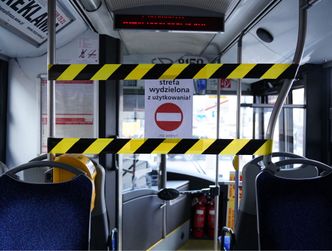 Koronawirus. Dezynfektory i wentylacja zamiast klimatyzacji. Tak dziś wygląda transport publiczny
