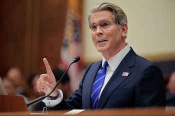 Nowe sankcje USA. Uderzają w Iran i sieć powiązaną z Rosją