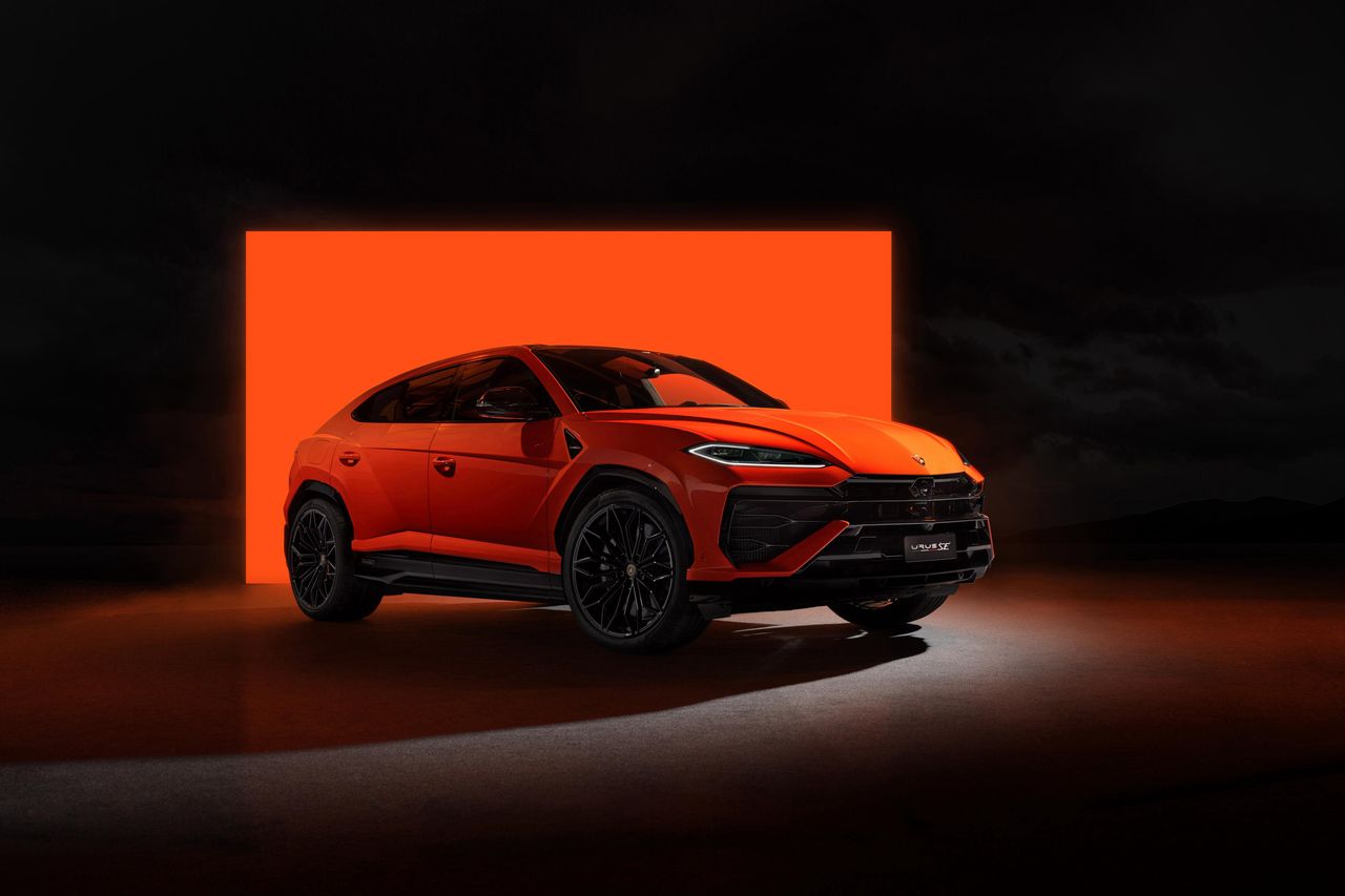 Lamborghini Urus SE — hybryda plug-in, ale z V8. I z nowymi rekordami