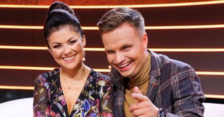 Rubaszny Marcin Hakiel komplementuje zdjęcie Kasi Cichopek: "Najbardziej lubię Cię W SAMEJ BIŻUTERII"