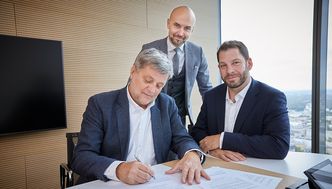 Strategiczna transformacja lidera. MERCOR finalizuje sprzedaż części działalności grupie Kingspan i rozwija markę mcr