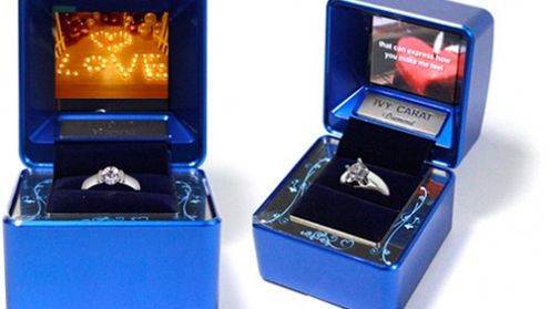 Multimedialny pierścionek zaręczynowy? 1