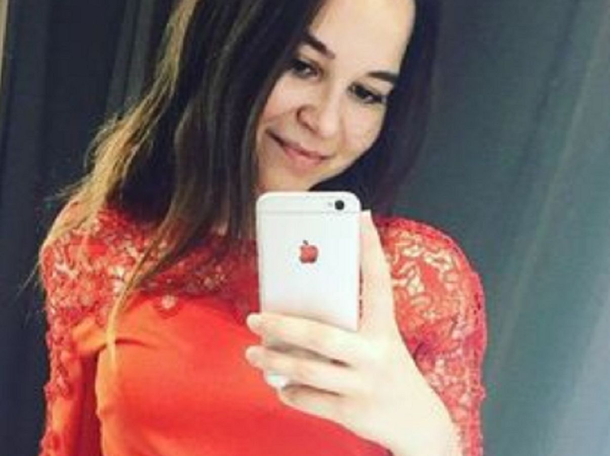23-latka była bardzo zdolna i szybko awansowała w banku.