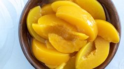 Zwiększają ryzyko cukrzycy i stłuszczenia wątroby. Z takich owoców lepiej zrezygnuj