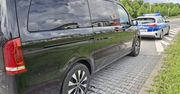 Pijany kierowca karawanu z trumną w środku! 2,5 promila alkoholu i slalom po drodze.