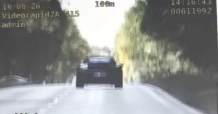 Jechał Porsche prawie 200 km/h po "krajówce". Dostał srogi mandat i stracił prawko