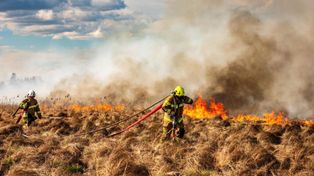 Augustów: Deklasują inne służby. Strażaków pozytywnie ocenia 97 proc. z nas [WYWIAD]