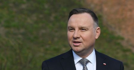 Wybory prezydenckie 2020. Andrzej Duda podpisał ustawę ws. głosowania korespondencyjnego