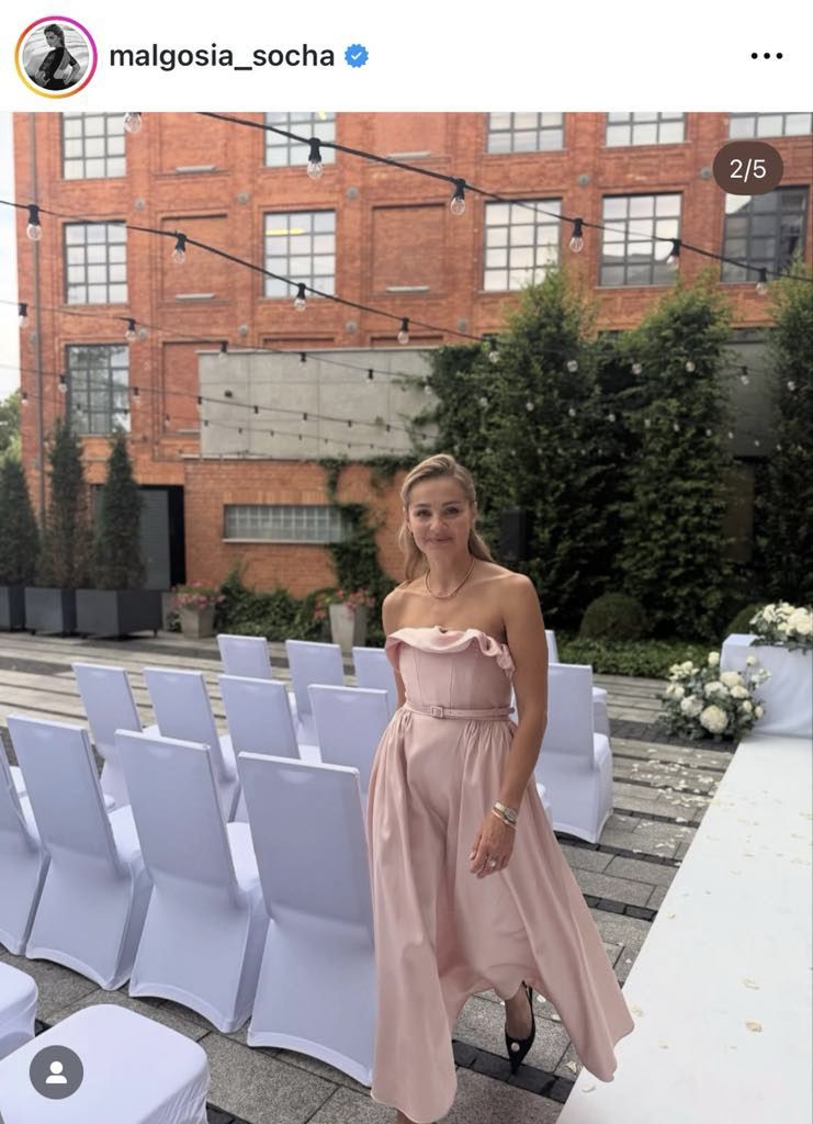 Małgorzata Socha w pudrowej kreacji 